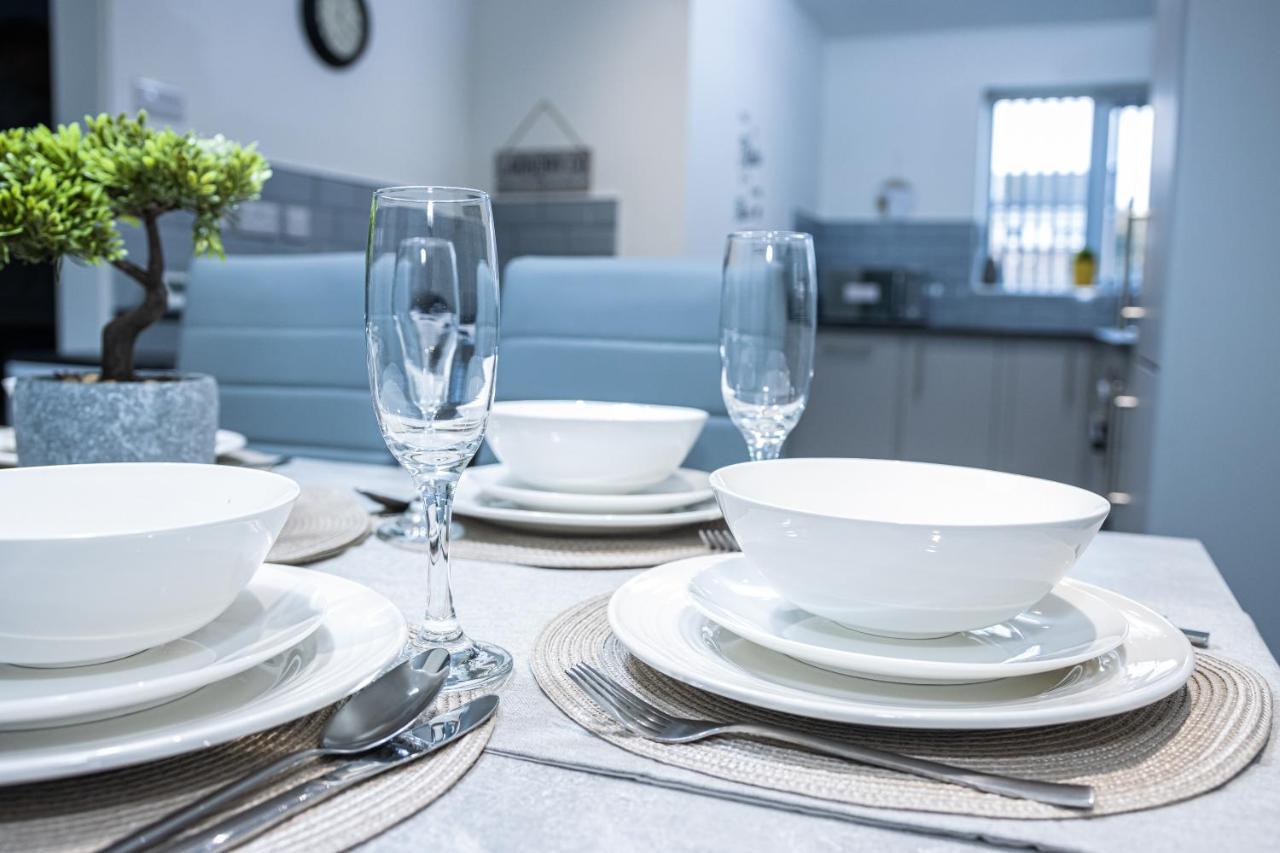 Lush Lodge -Home Away In Telford, For Contractors, Families, Group Of Friends, Long Term Stays المظهر الخارجي الصورة