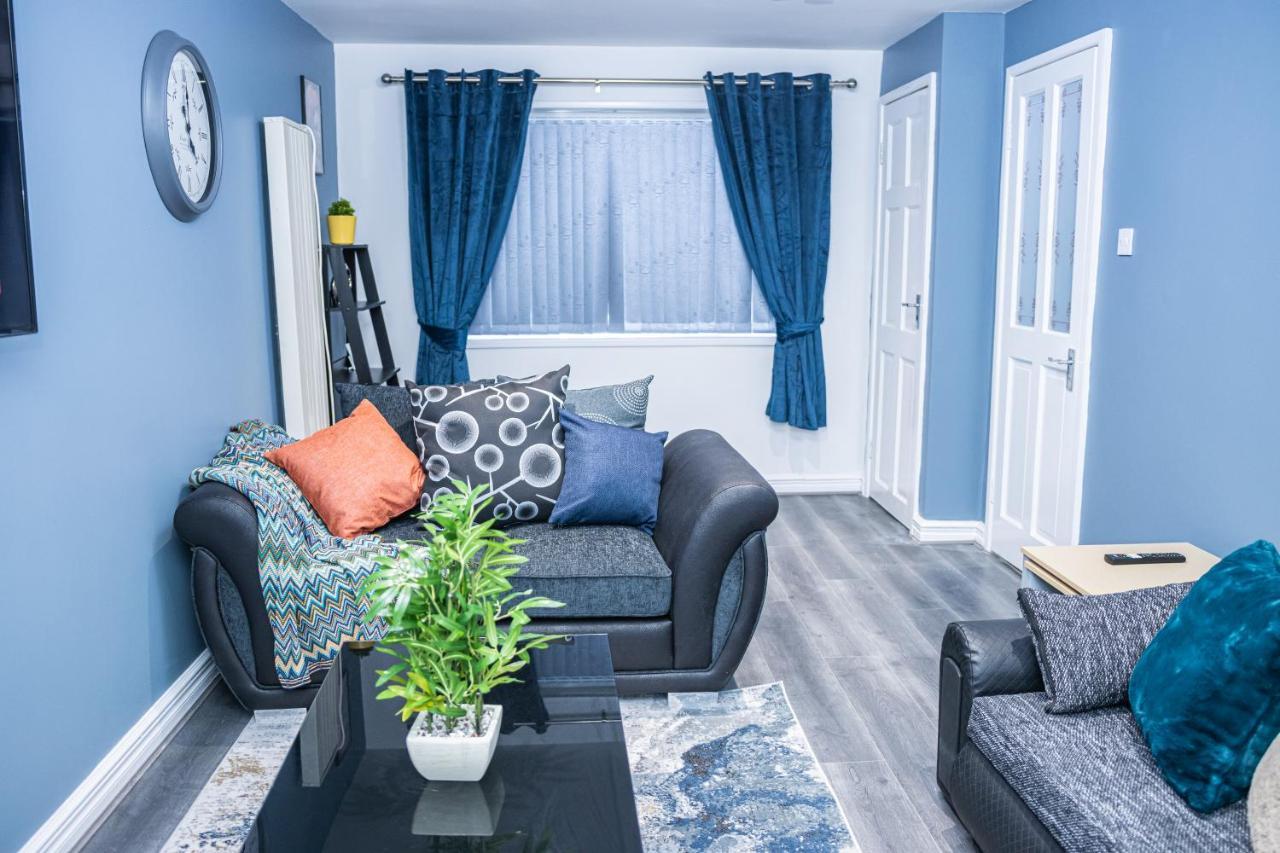 Lush Lodge -Home Away In Telford, For Contractors, Families, Group Of Friends, Long Term Stays المظهر الخارجي الصورة